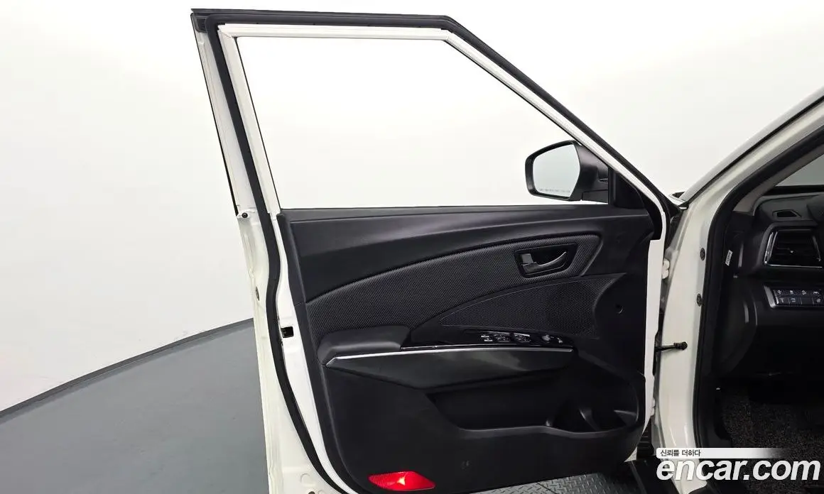 SsangYong TIBOLI 2021 1.5 автомат (гидро), фото 14 SsangYong TIBOLI 2021 1.5 автомат (гидро), фото 14