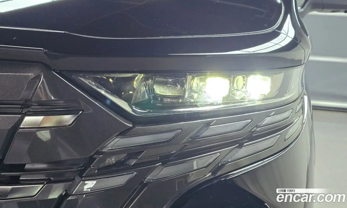 Toyota Alphard 2025 2.5 автомат (гидро), фото 7