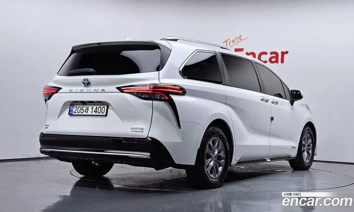 Toyota Sienna 2021 2.5 автомат (гидро), фото 2 Toyota Sienna 2021 2.5 автомат (гидро), фото 2