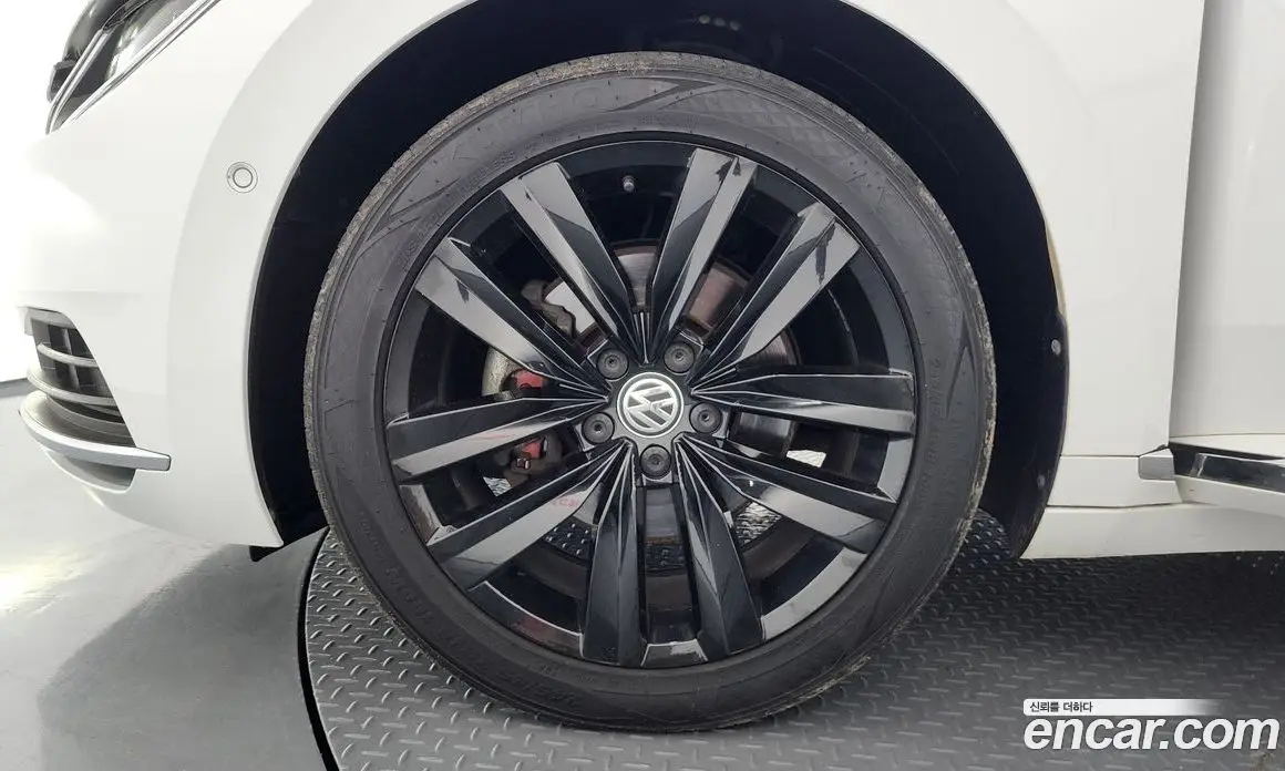 Volkswagen Arteon 2019 2.0 автомат (гидро), фото 5 Volkswagen Arteon 2019 2.0 автомат (гидро), фото 5