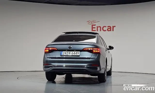 Volkswagen Jetta 2023 1.5 автомат (гидро), миниатюра 4