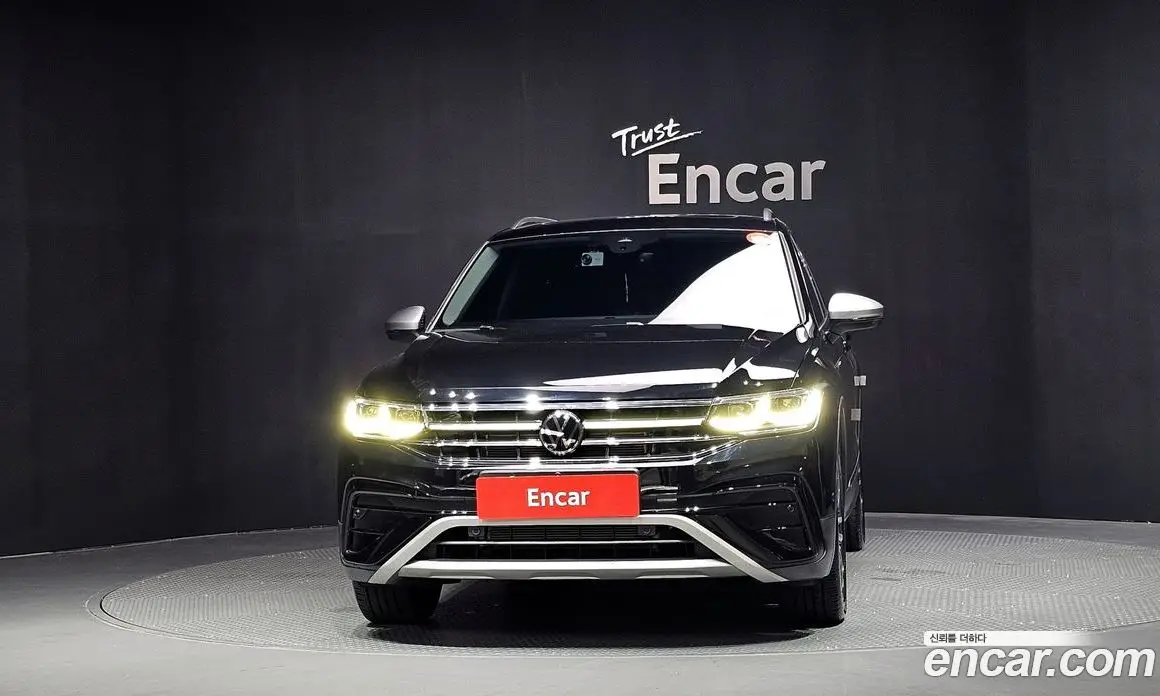 Volkswagen Tiguan 2023 2.0 автомат (гидро), фото 3