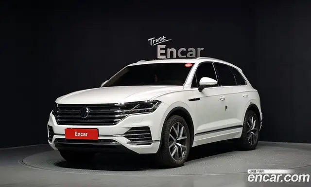 Volkswagen Touareg, 2023, 49 042 км