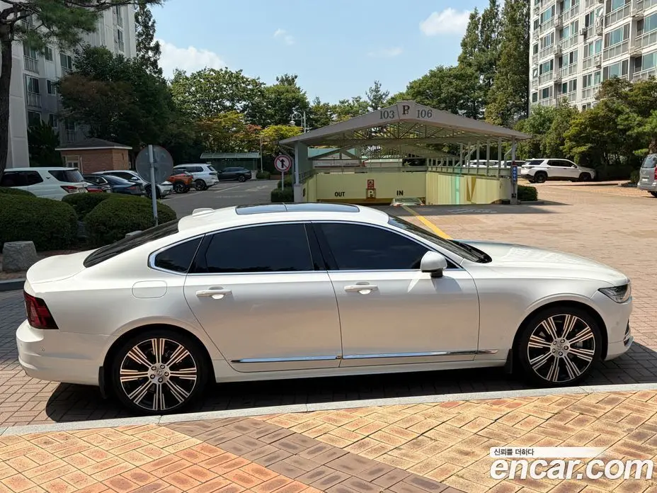 Volvo S90 2024 2.0 автомат (гидро), фото 4 Volvo S90 2024 2.0 автомат (гидро), фото 4