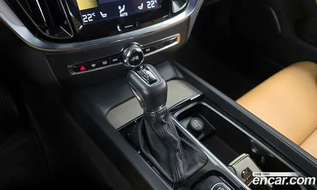 Volvo V60 2020 2.0 автомат (гидро), миниатюра 12