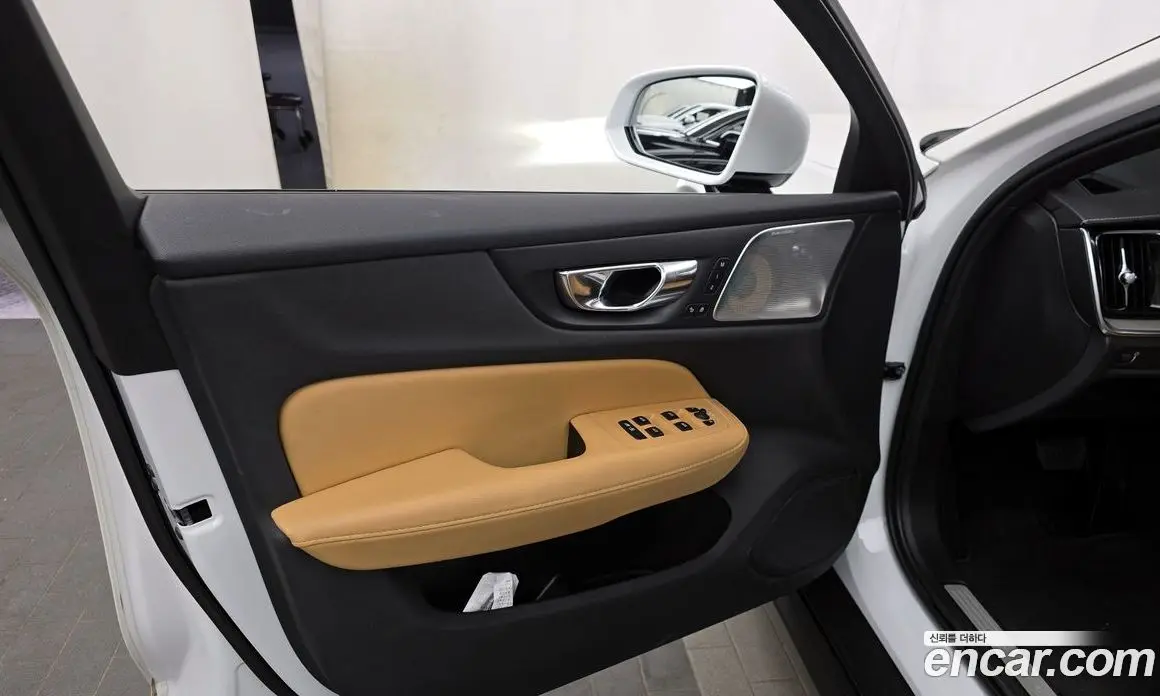 Volvo V60 2020 2.0 автомат (гидро), фото 14 Volvo V60 2020 2.0 автомат (гидро), фото 14