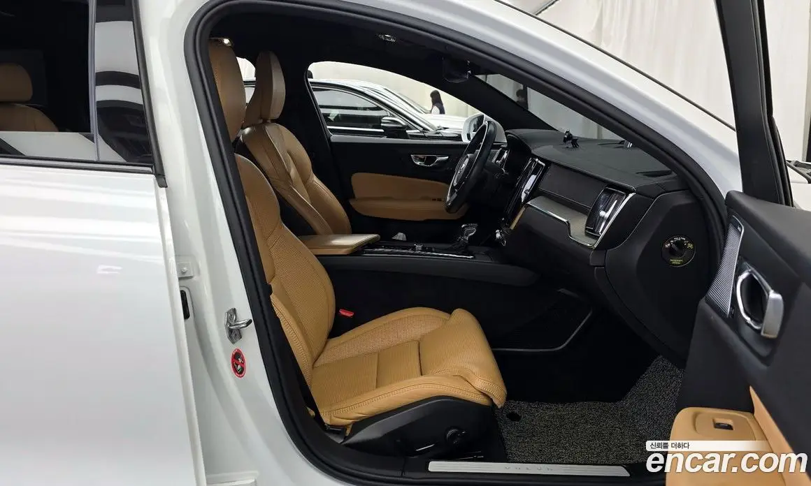 Volvo V60 2020 2.0 автомат (гидро), фото 17 Volvo V60 2020 2.0 автомат (гидро), фото 17