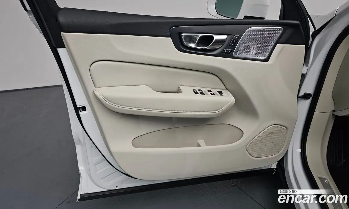 Volvo XC60 2025 2.0 автомат (гидро), фото 13 Volvo XC60 2025 2.0 автомат (гидро), фото 13