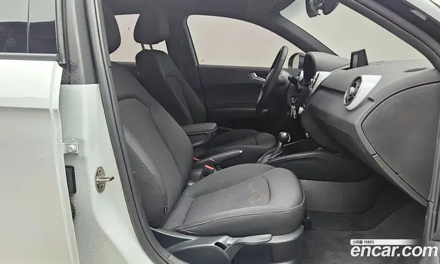 Audi A1 2013 1.6 автомат (гидро), миниатюра 11