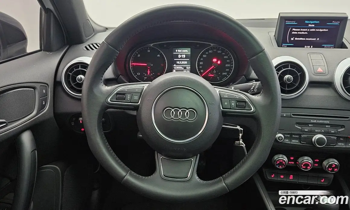 Audi A1 2013 1.6 автомат (гидро), фото 13