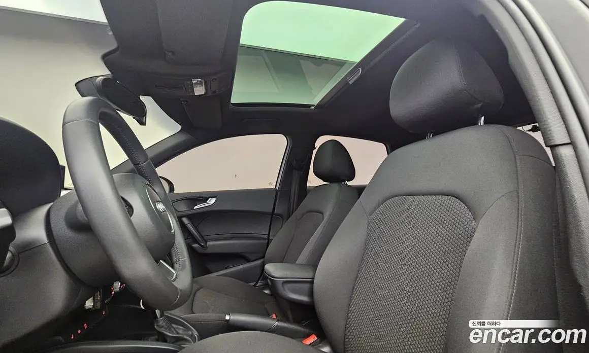 Audi A1 2013 1.6 автомат (гидро), фото 18
