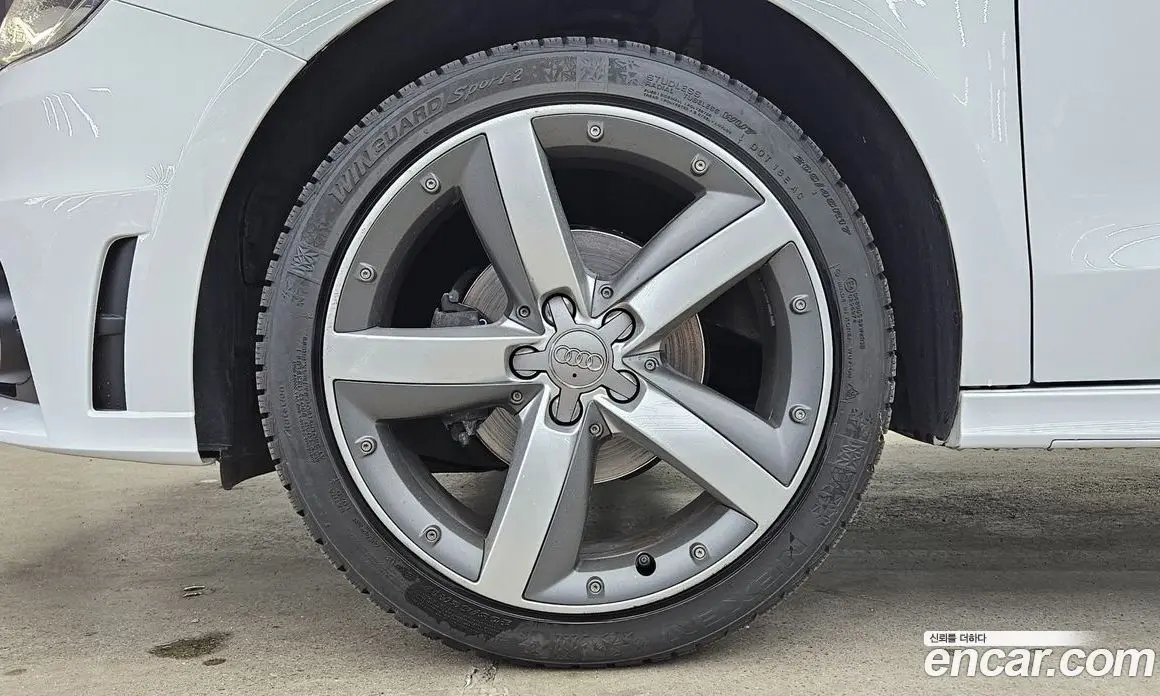 Audi A1 2013 1.6 автомат (гидро), фото 5