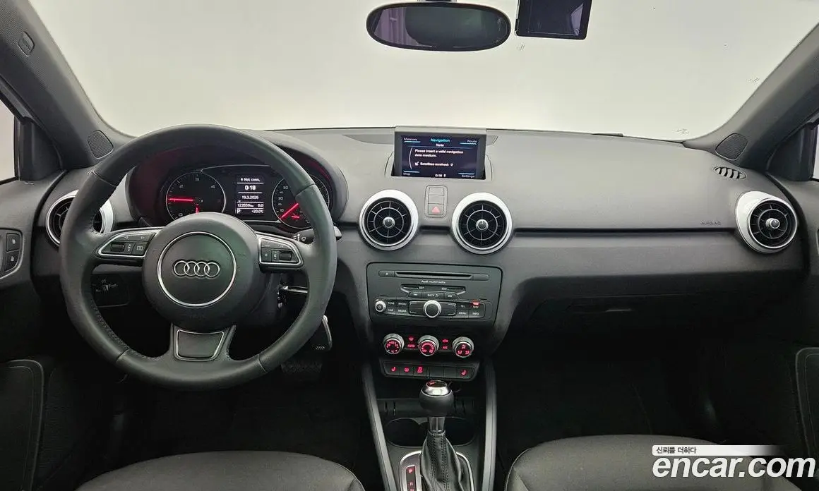 Audi A1 2013 1.6 автомат (гидро), фото 7