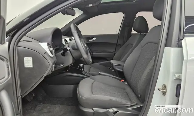 Audi A1 2013 1.6 автомат (гидро), миниатюра 10