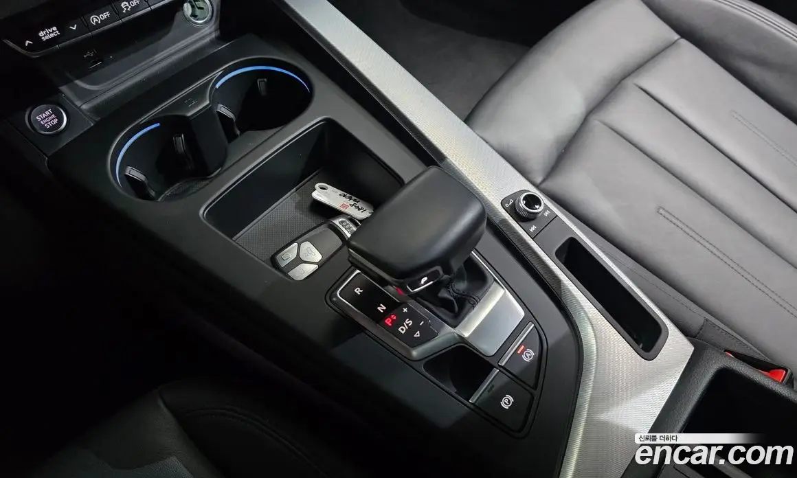 Audi A4 2023 2.0 автомат (гидро), фото 12