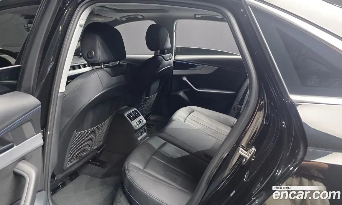Audi A4 2023 2.0 автомат (гидро), фото 16
