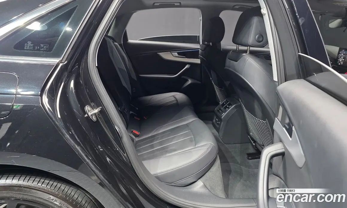 Audi A4 2023 2.0 автомат (гидро), фото 18