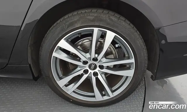 Audi A6 2022 2.0 автомат (гидро), миниатюра 7