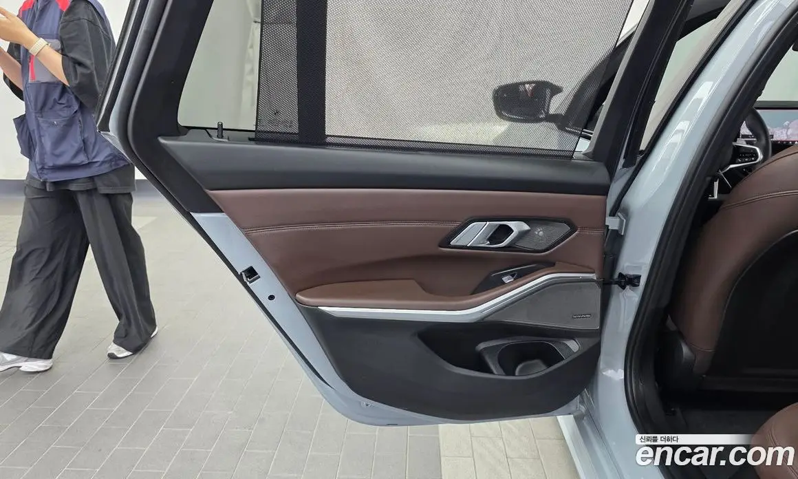 BMW 3 серия 2024 3.0 автомат (гидро), фото 15