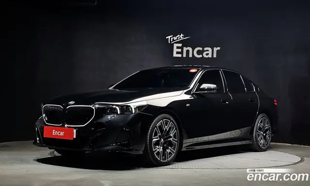 BMW 5 серия, 2025, 8 313 км