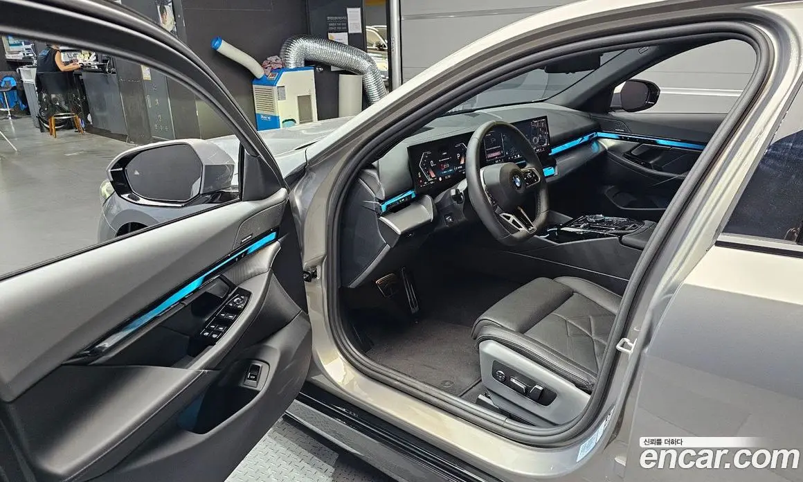 BMW 5 серия 2025 2.0 автомат (гидро), фото 13