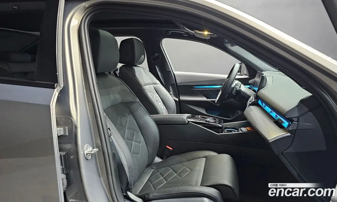 BMW 5 серия 2025 2.0 автомат (гидро), фото 16
