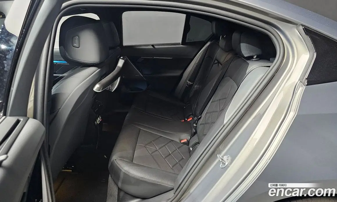 BMW 5 серия 2025 2.0 автомат (гидро), фото 18