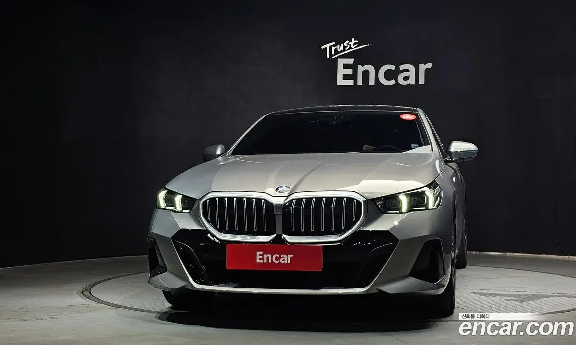 BMW 5 серия 2025 2.0 автомат (гидро), фото 3
