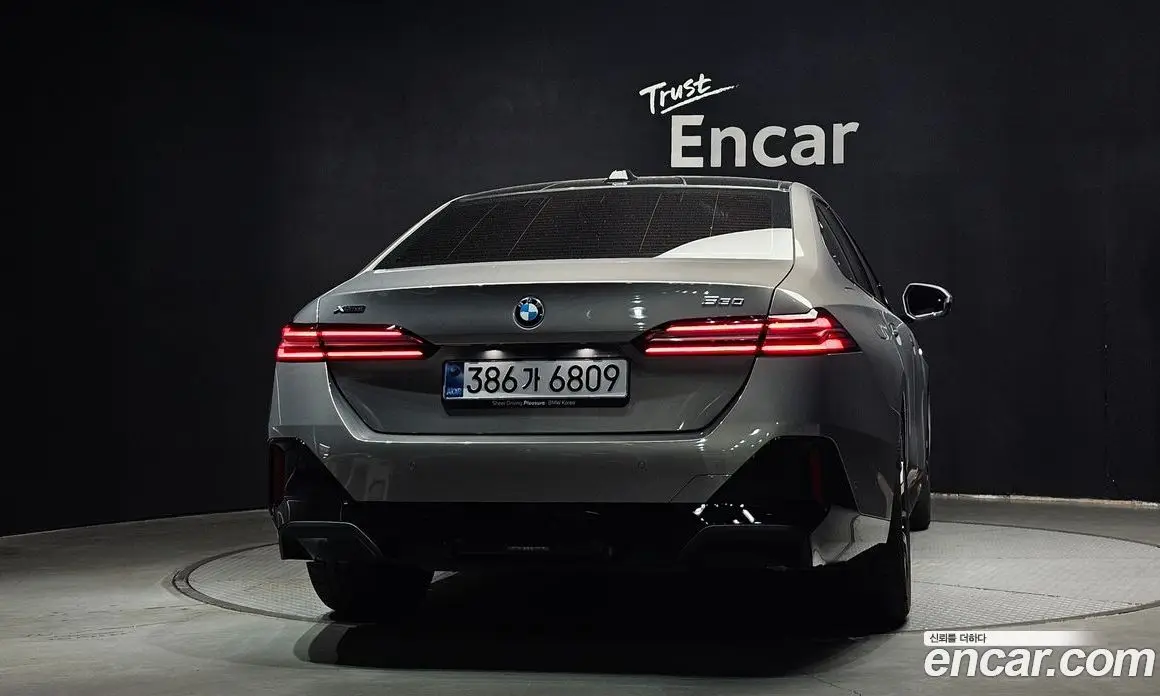 BMW 5 серия 2025 2.0 автомат (гидро), фото 4
