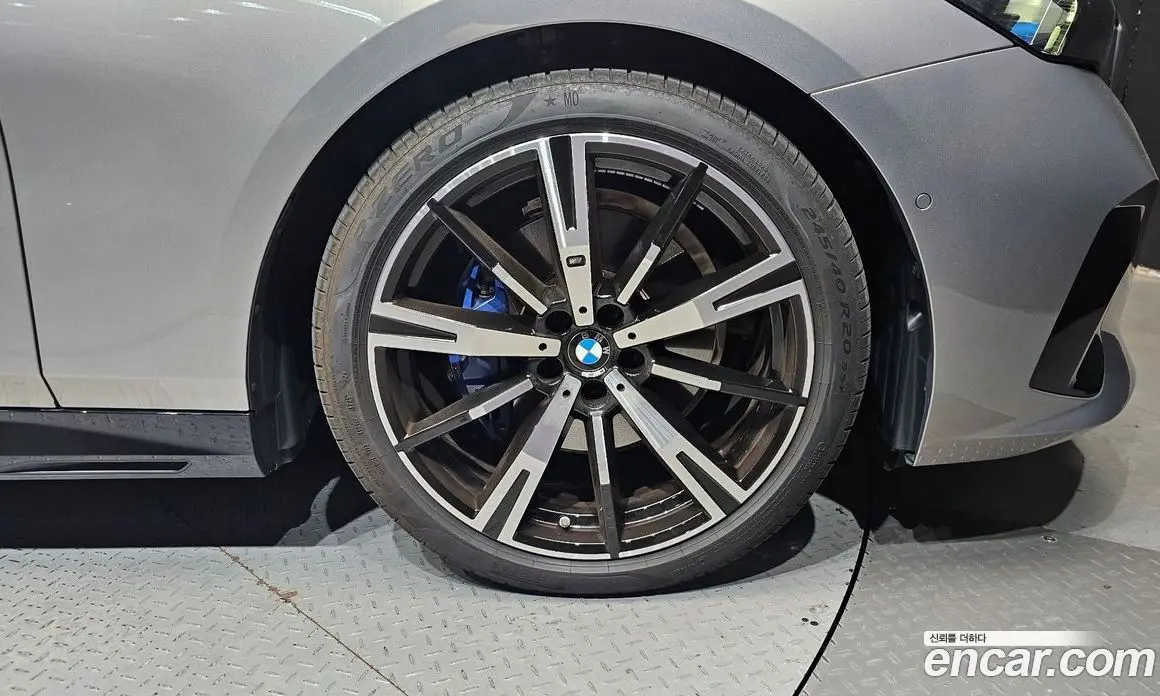 BMW 5 серия 2025 2.0 автомат (гидро), фото 7