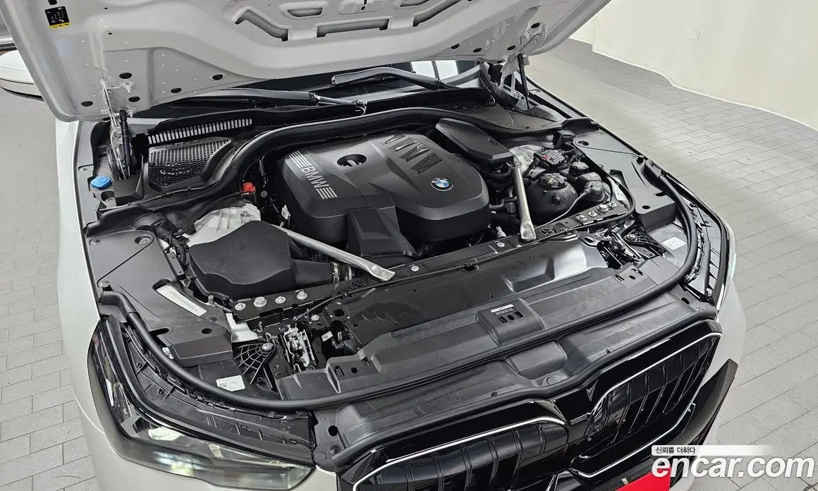 BMW 5 серия 2025 2.0 автомат (гидро), фото 5 BMW 5 серия 2025 2.0 автомат (гидро), фото 5