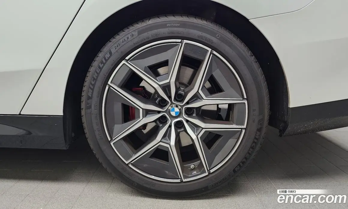 BMW 5 серия 2025 2.0 автомат (гидро), фото 6 BMW 5 серия 2025 2.0 автомат (гидро), фото 6