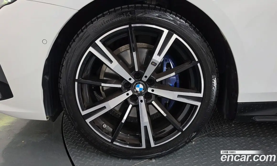 BMW 5 серия 2025 2.0 автомат (гидро), фото 5 BMW 5 серия 2025 2.0 автомат (гидро), фото 5