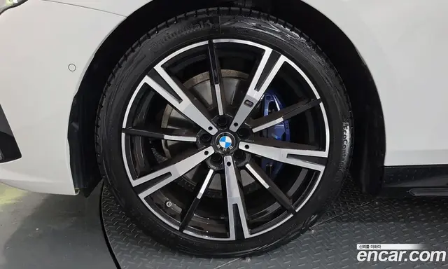 BMW 5 серия 2025 2.0 автомат (гидро), миниатюра 5 BMW 5 серия 2025 2.0 автомат (гидро), миниатюра 5