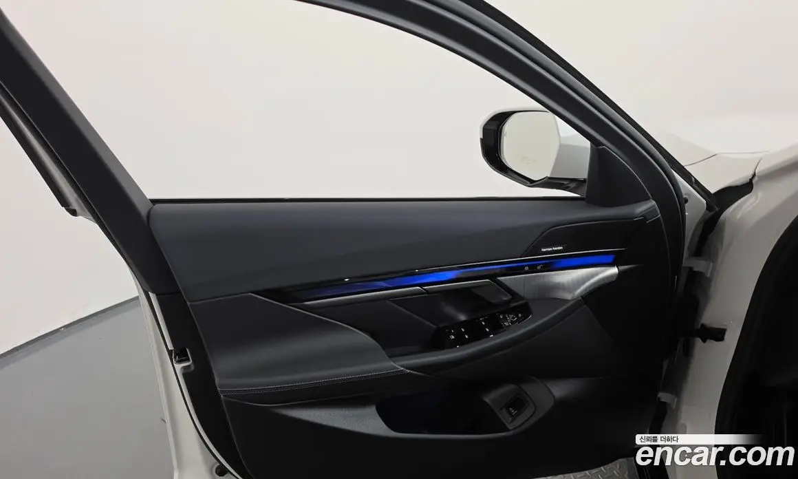 BMW 5 серия 2025 2.0 автомат (гидро), фото 14