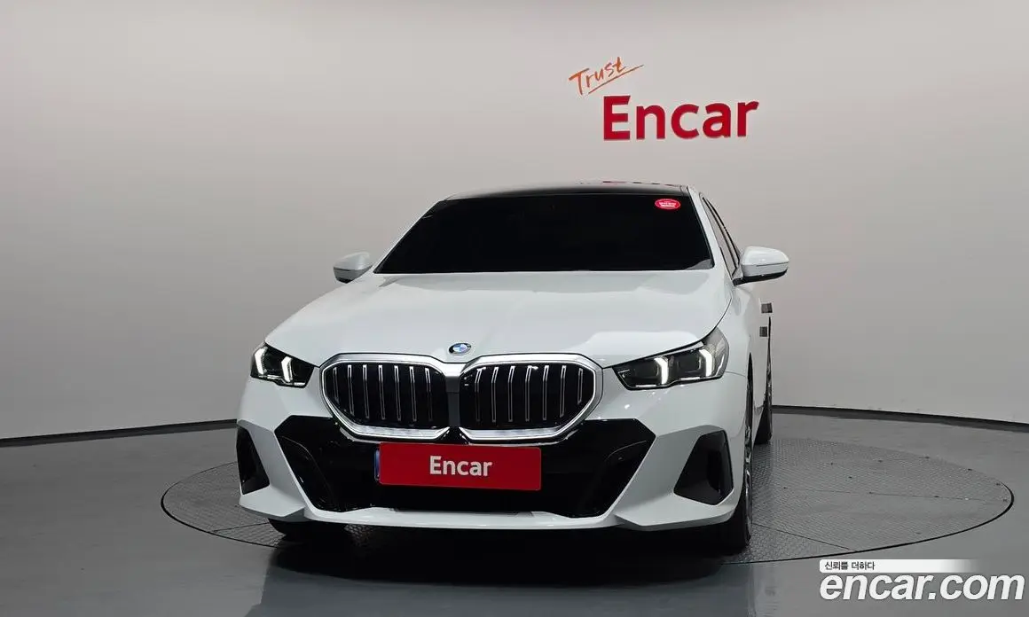 BMW 5 серия 2025 2.0 автомат (гидро), фото 3
