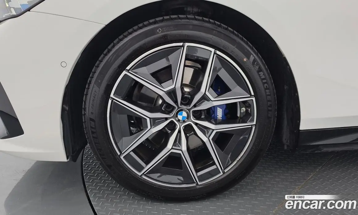 BMW 5 серия 2025 2.0 автомат (гидро), фото 5