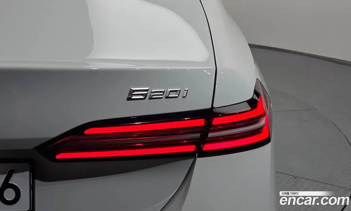 BMW 5 серия 2025 2.0 автомат (гидро), фото 9
