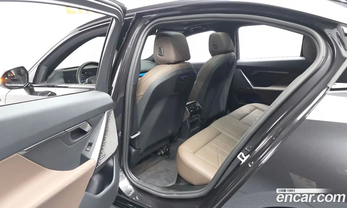 BMW 5 серия 2025 2.0 автомат (гидро), фото 16 BMW 5 серия 2025 2.0 автомат (гидро), фото 16