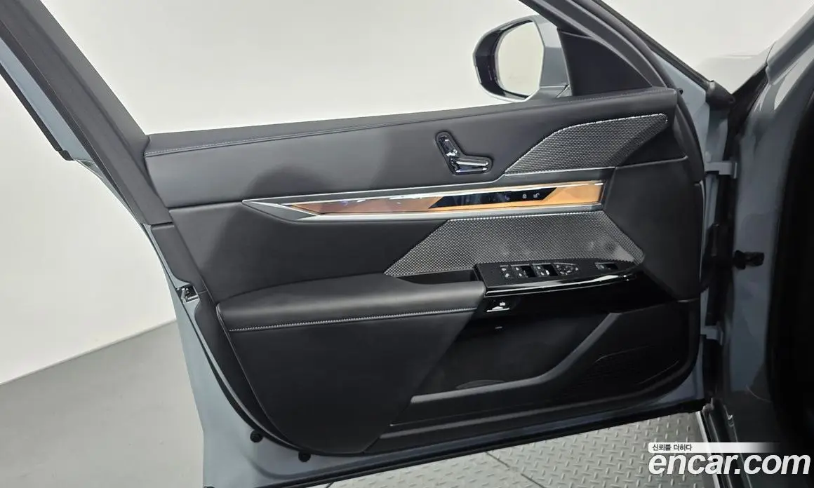 BMW 7 серия 2025 3.0 автомат (гидро), фото 14 BMW 7 серия 2025 3.0 автомат (гидро), фото 14