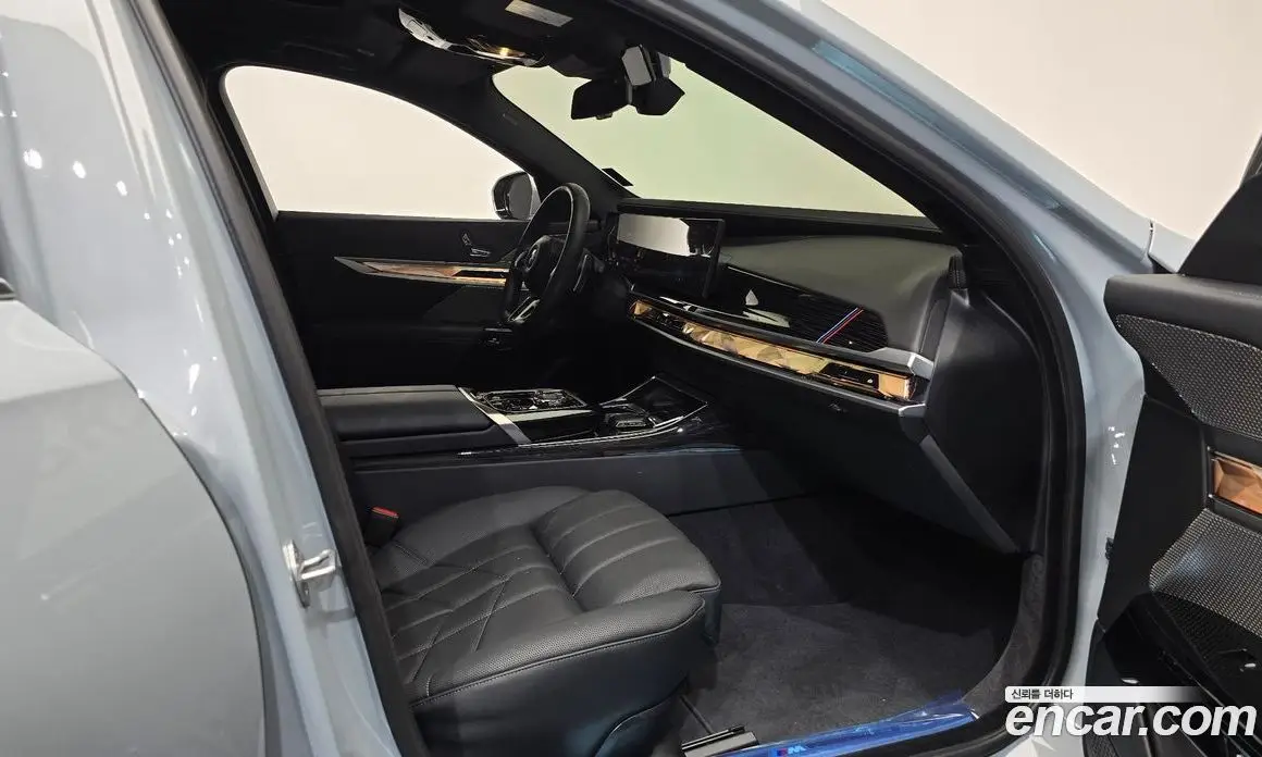 BMW 7 серия 2025 3.0 автомат (гидро), фото 16 BMW 7 серия 2025 3.0 автомат (гидро), фото 16