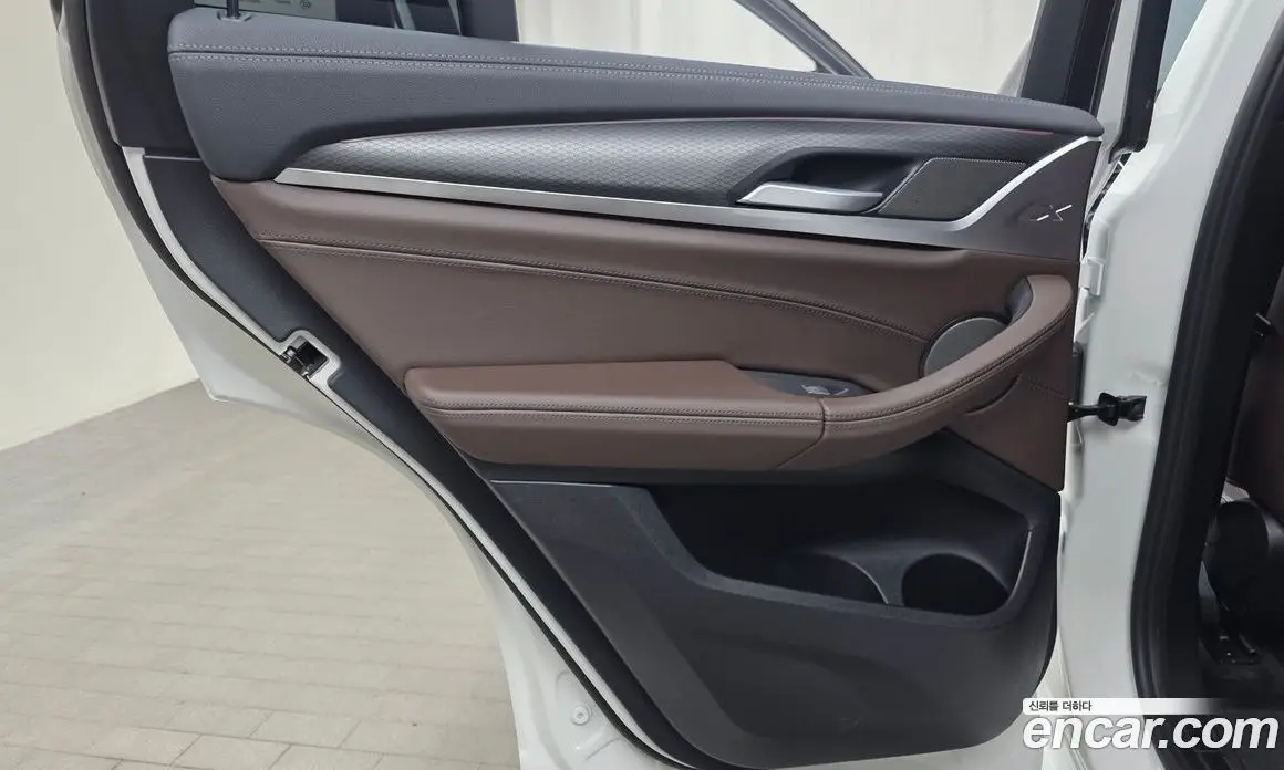 BMW X4 2025 2.0 автомат (гидро), фото 15