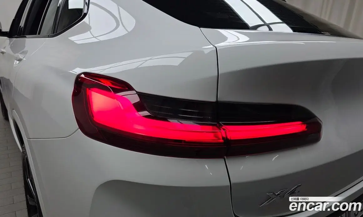 BMW X4 2025 2.0 автомат (гидро), фото 9