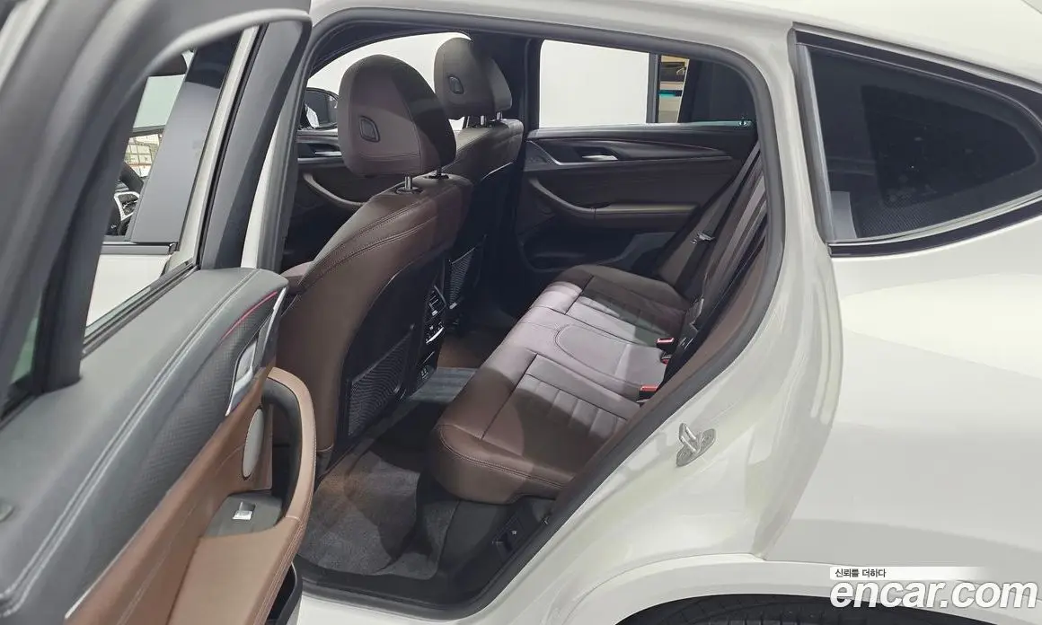 BMW X4 2025 2.0 автомат (гидро), фото 17