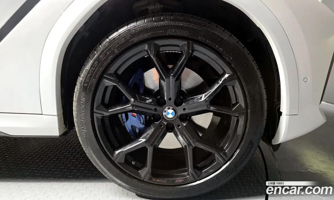 BMW X6 2022 3.0 автомат (гидро), фото 7