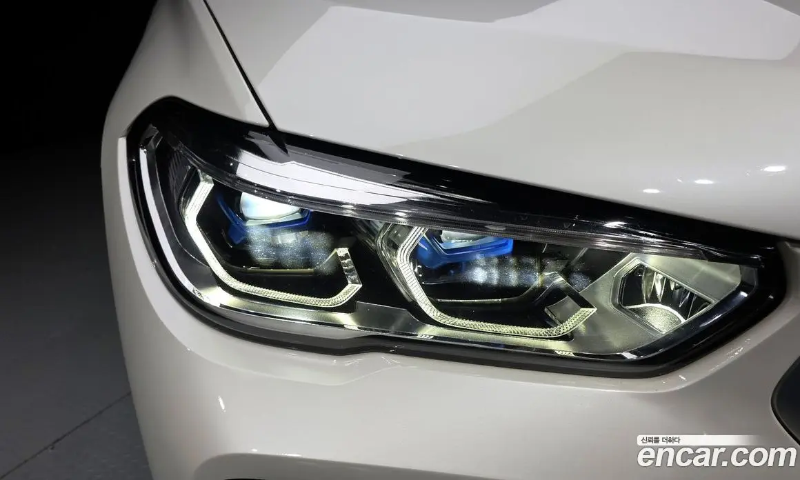 BMW X6 2022 3.0 автомат (гидро), фото 8