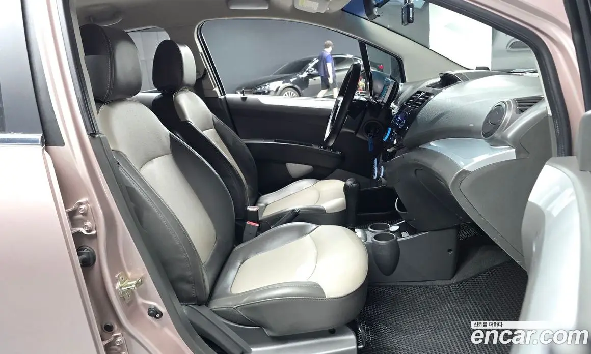 Chevrolet Spark 2012 1.0 автомат (гидро), фото 16 Chevrolet Spark 2012 1.0 автомат (гидро), фото 16