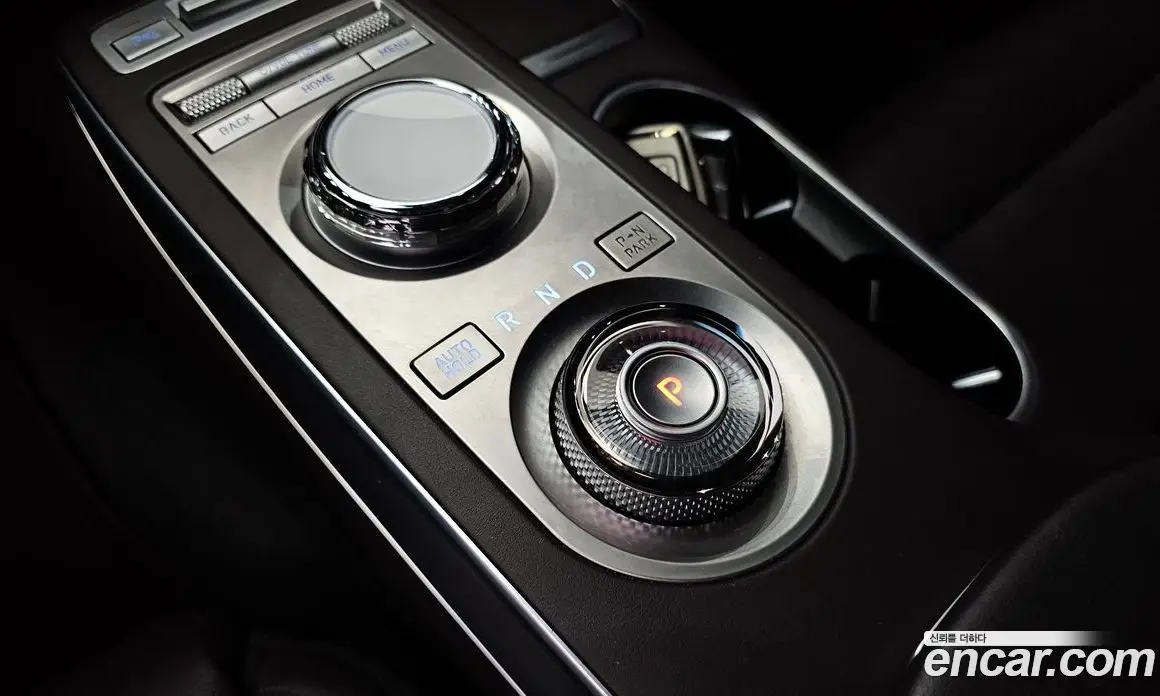 Genesis GV70 2022 2.5 автомат (гидро), фото 12 Genesis GV70 2022 2.5 автомат (гидро), фото 12