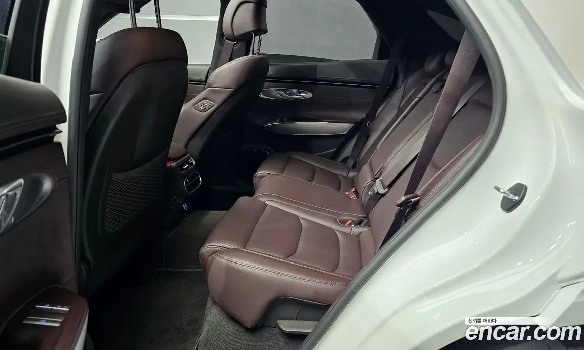 Genesis GV70 2022 2.5 автомат (гидро), фото 16 Genesis GV70 2022 2.5 автомат (гидро), фото 16