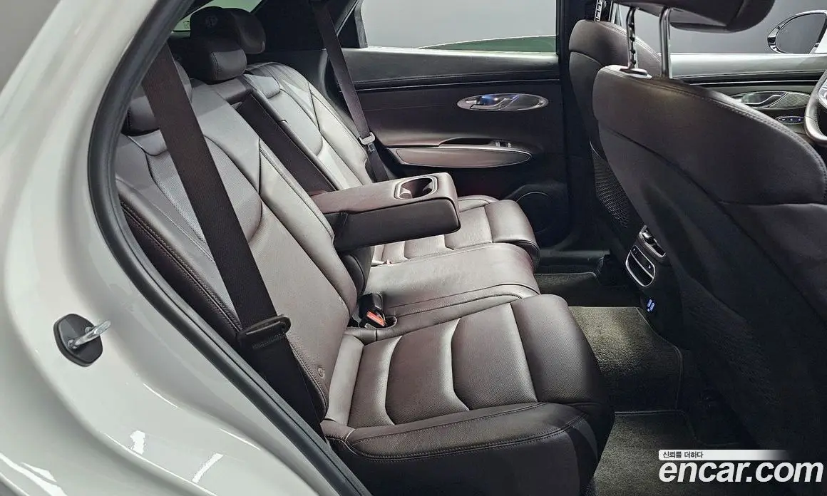 Genesis GV70 2022 2.5 автомат (гидро), фото 18 Genesis GV70 2022 2.5 автомат (гидро), фото 18